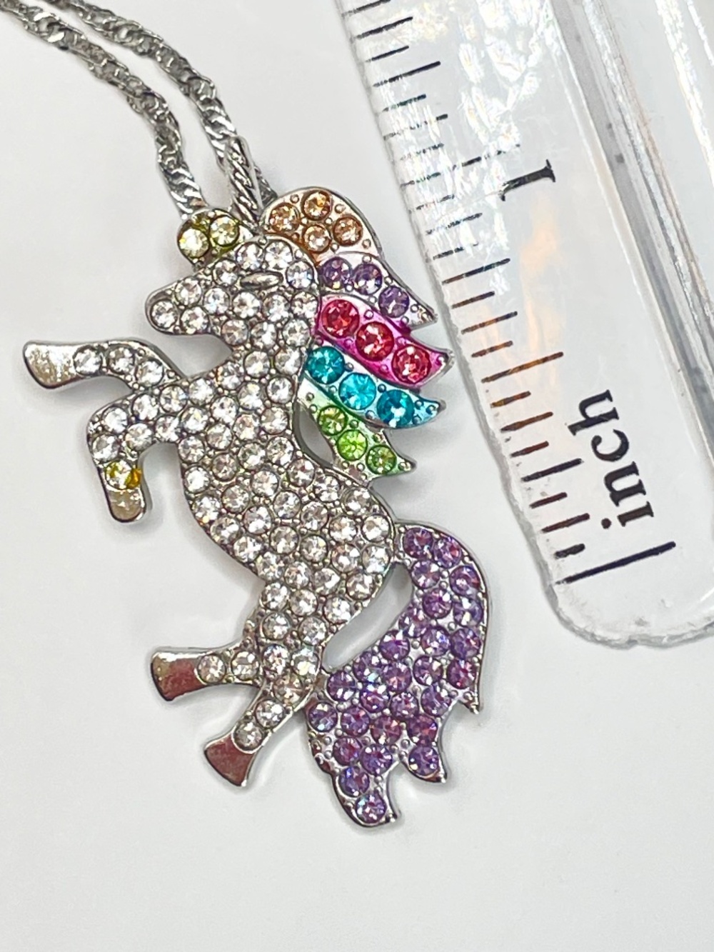 18K WHITE GOLD PLATE RAINBOW RHINESTONE UNICORN PENDANT NECKLACE SPIRAL CHAIN